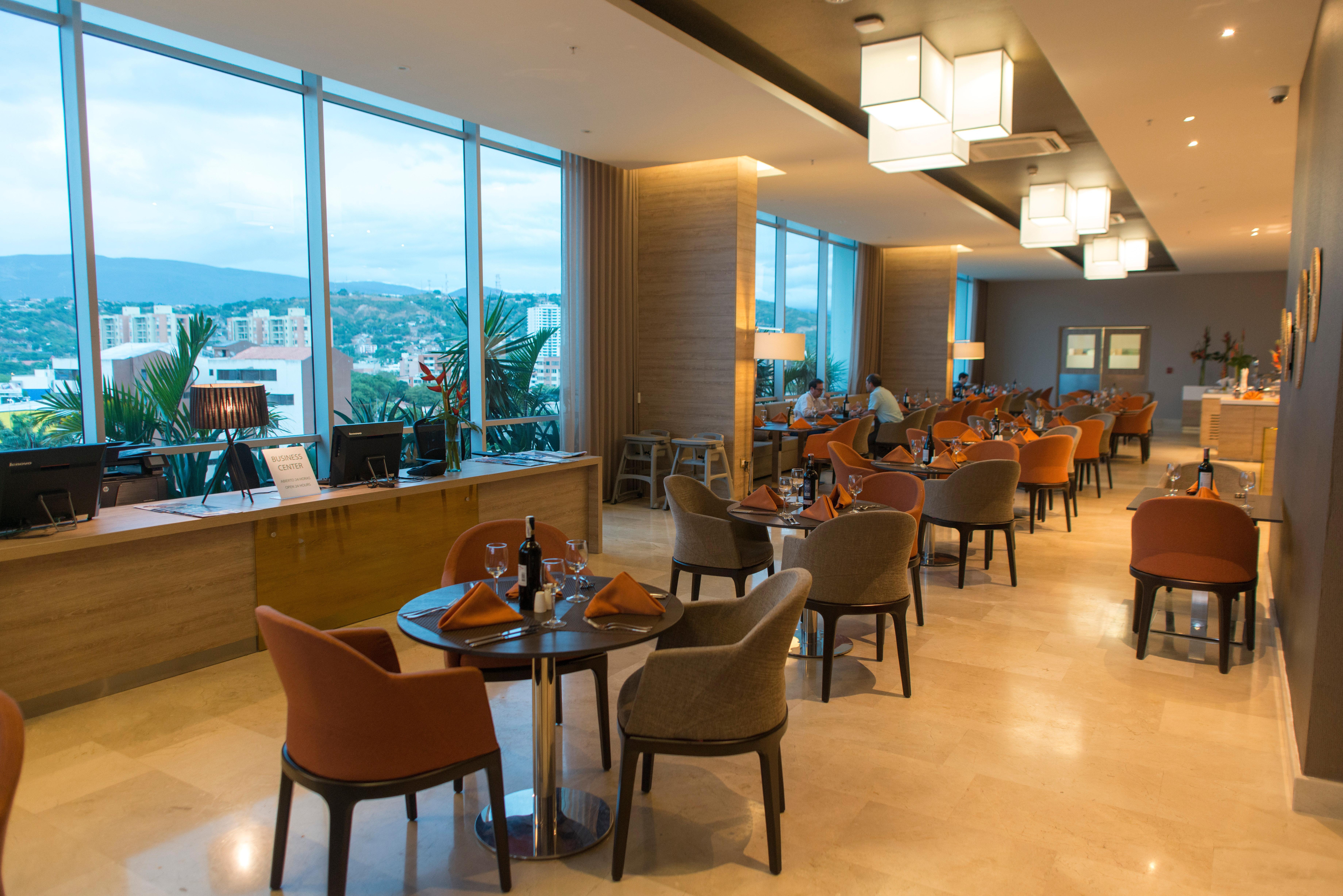 Holiday Inn Cucuta By Ihg Exterior photo The lounge at the airport