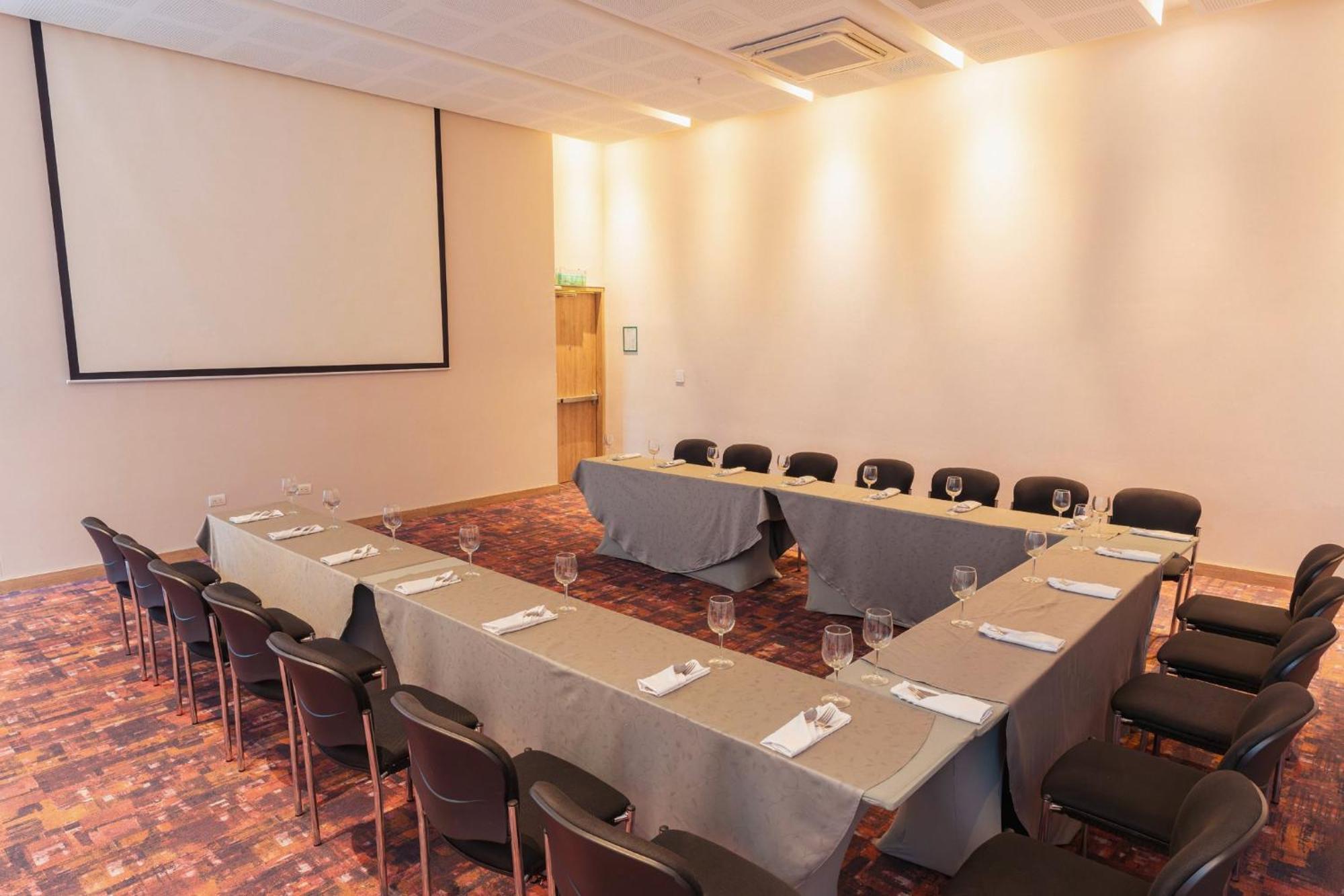 Holiday Inn Cucuta By Ihg Exterior photo Meeting room